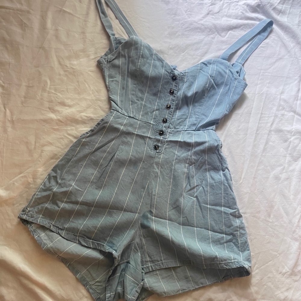 Kiss and cry stripped romper 😘